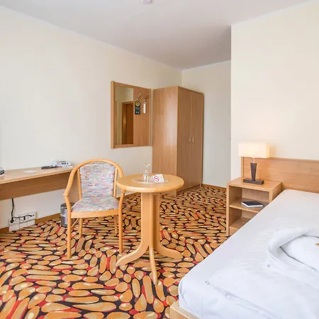 An Der Stadthalle - Hbf 3*